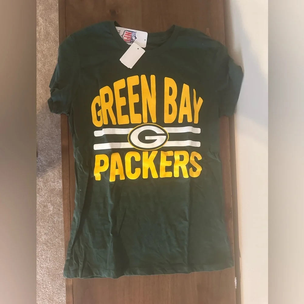 Green Bay Packers Women’s Graphic Tee – NWT - Picture 2 of 5